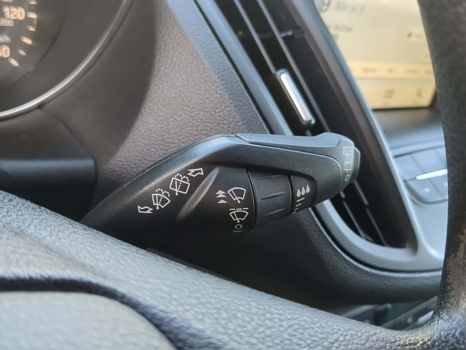 Used 2019 Ford Escape SE AWD/4WD image 28