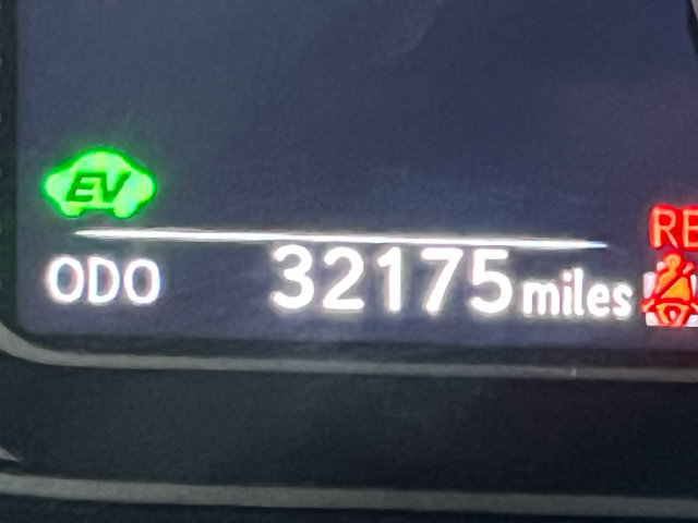 Certified 2024 Lexus UX 250h FWD image 18