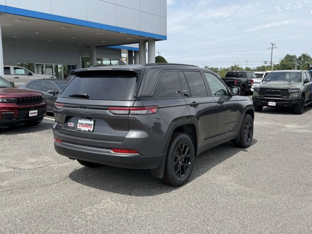 New 2026 Jeep Grand Cherokee Altitude AWD/4WD image 2
