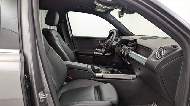 Used 2023 Mercedes-Benz EQB 300 4MATIC image 21