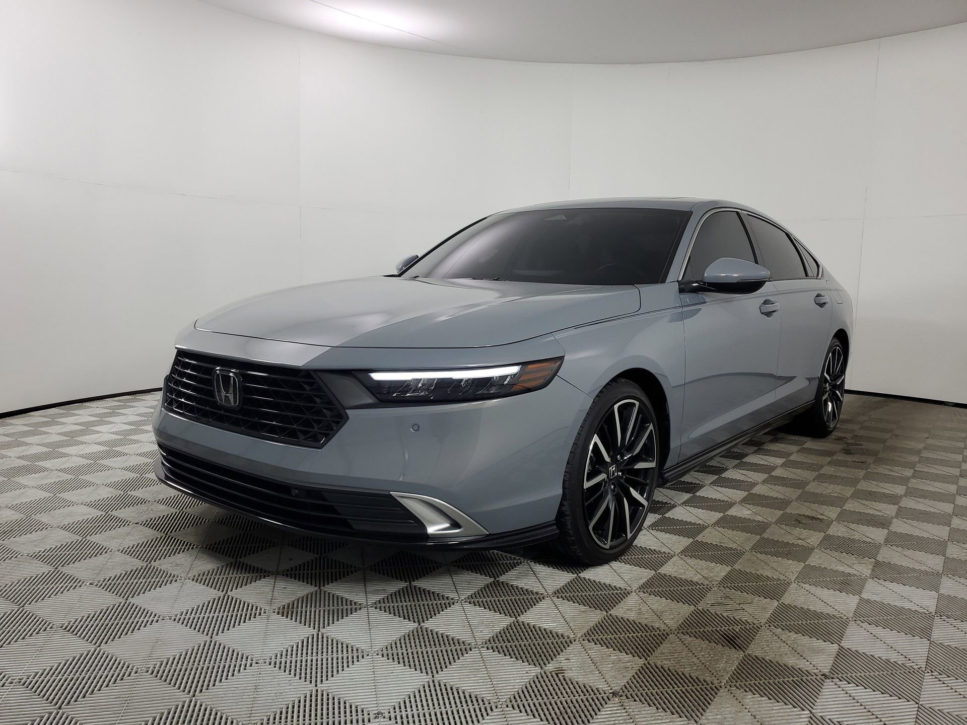 Used 2024 Honda Accord Touring image 4