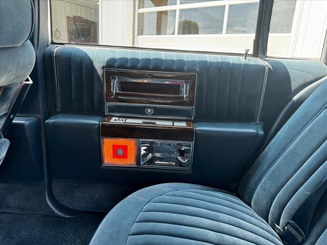 Used 1988 Cadillac Brougham Base image 22