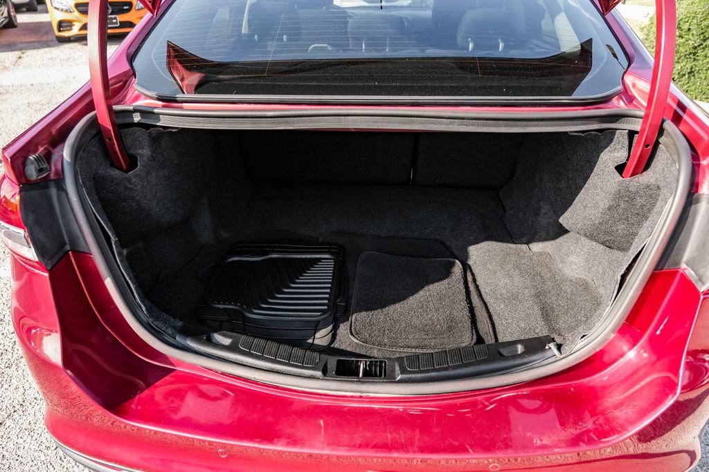 Used 2018 Ford Fusion SE w/ Fusion SE Technology Package FWD image 49