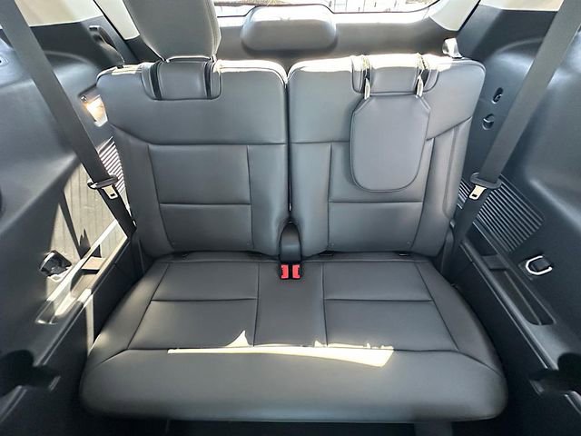 New 2025 Ford Explorer Active w/ Active Comfort Package image 16