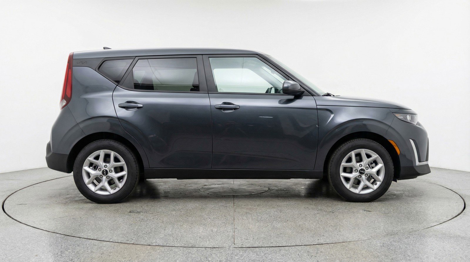 Used 2025 Kia Soul LX w/ LX Technology Package FWD image 11