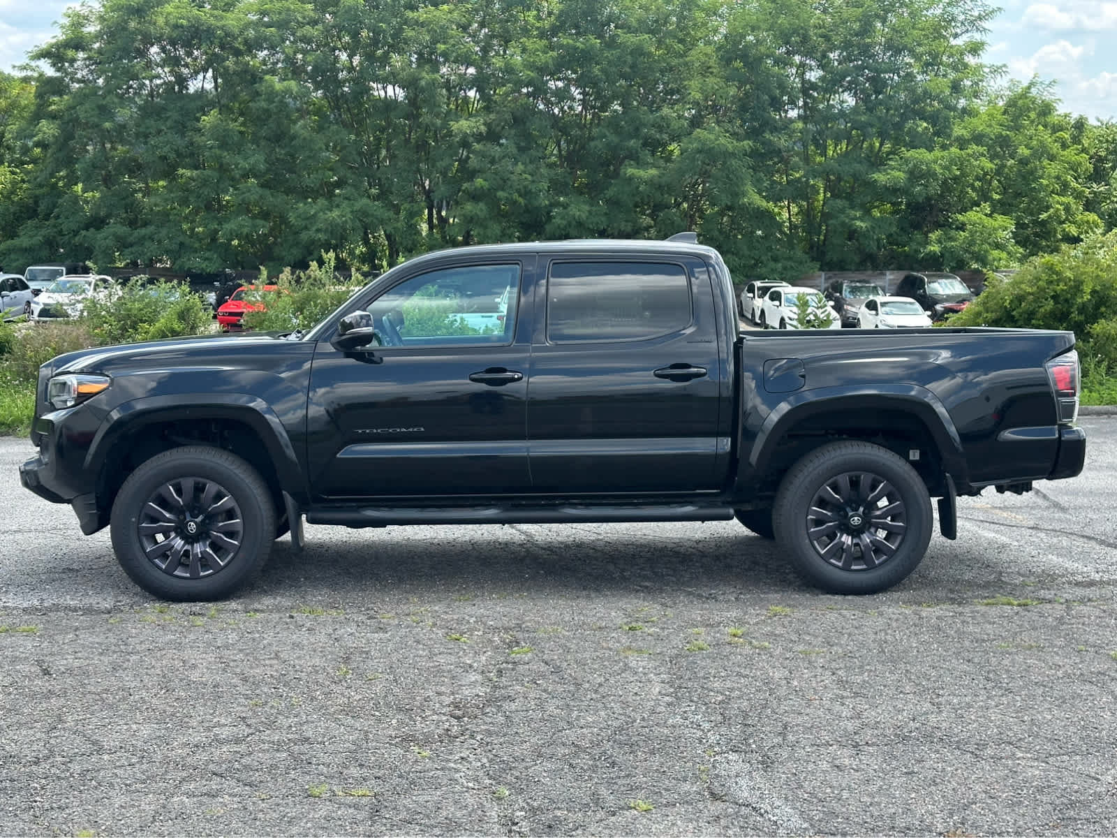 Used 2021 Toyota Tacoma Limited w/ Nightshade Package AWD/4WD image 4