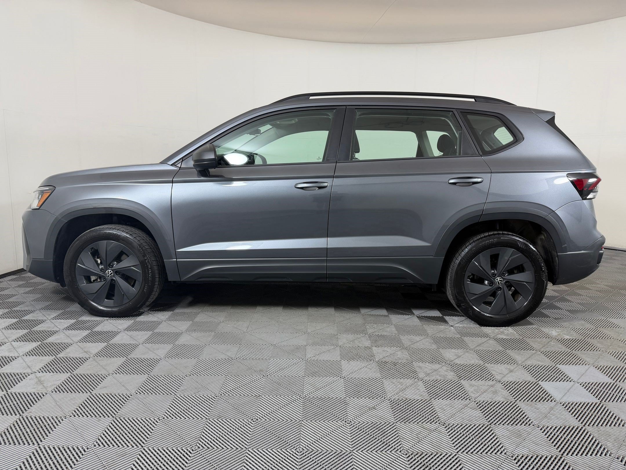 Used 2025 Volkswagen Taos S FWD image 2