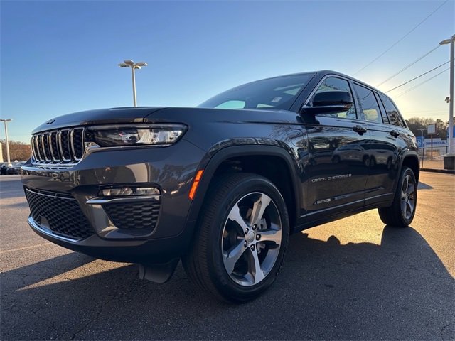 Used 2024 Jeep Grand Cherokee Limited 4xe image 7