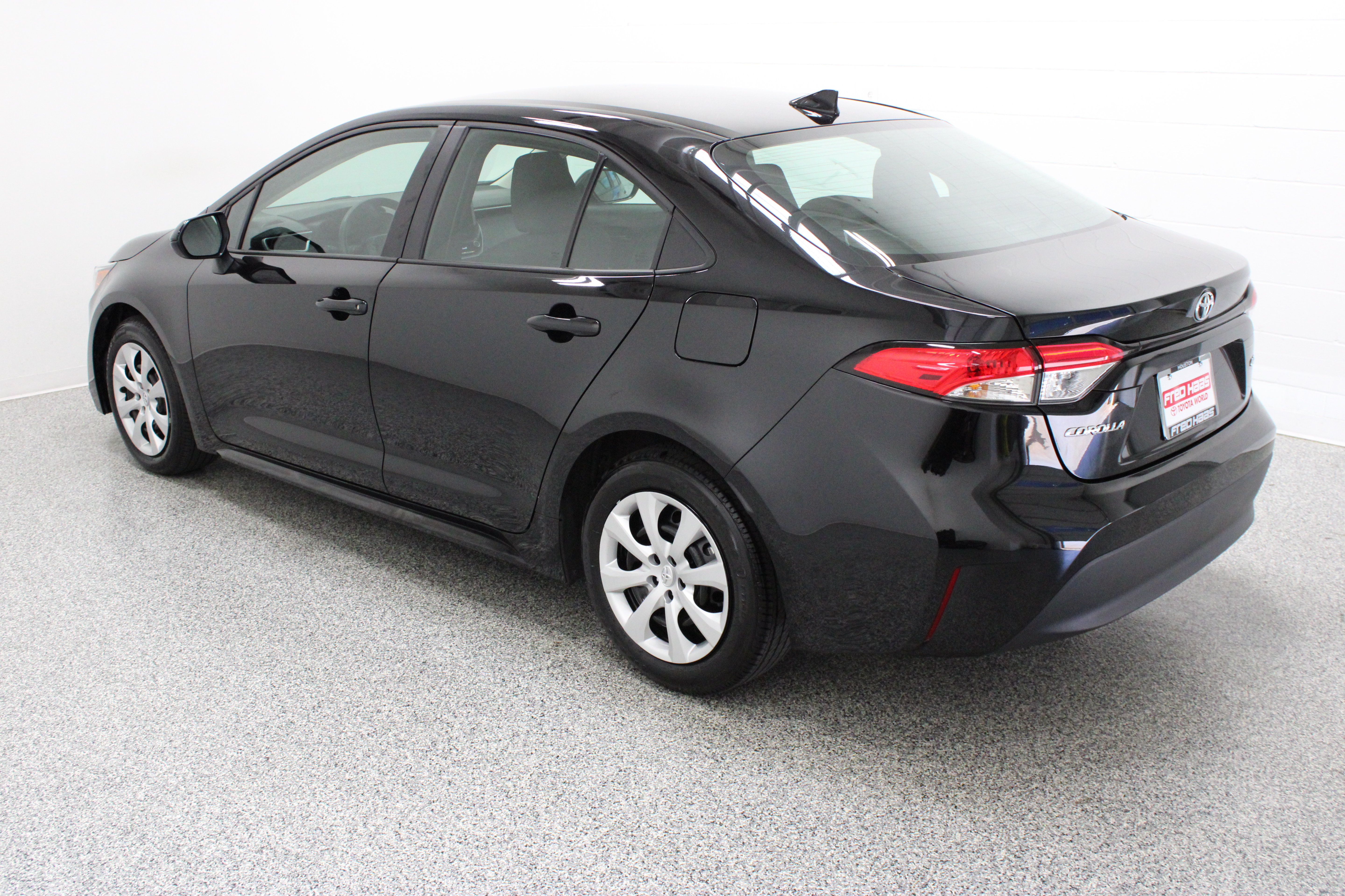 Used 2026 Toyota Corolla LE FWD image 9