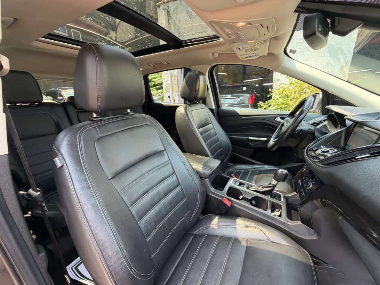 Used 2017 Ford Escape Titanium AWD/4WD image 40