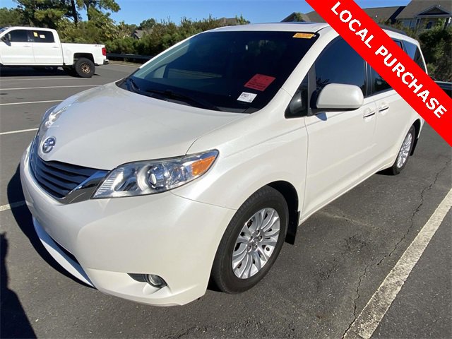 Used 2017 Toyota Sienna XLE