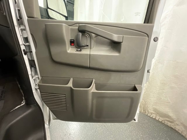 Used 2024 Chevrolet Express 3500 LT w/ LT Preferred Equipment Group RWD image 23
