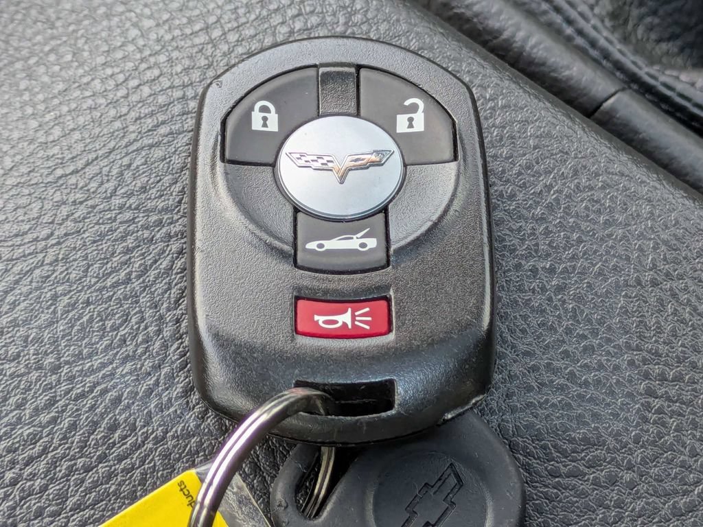 Used 2005 Chevrolet Corvette Coupe w/ Preferred Equipment Group RWD image 27