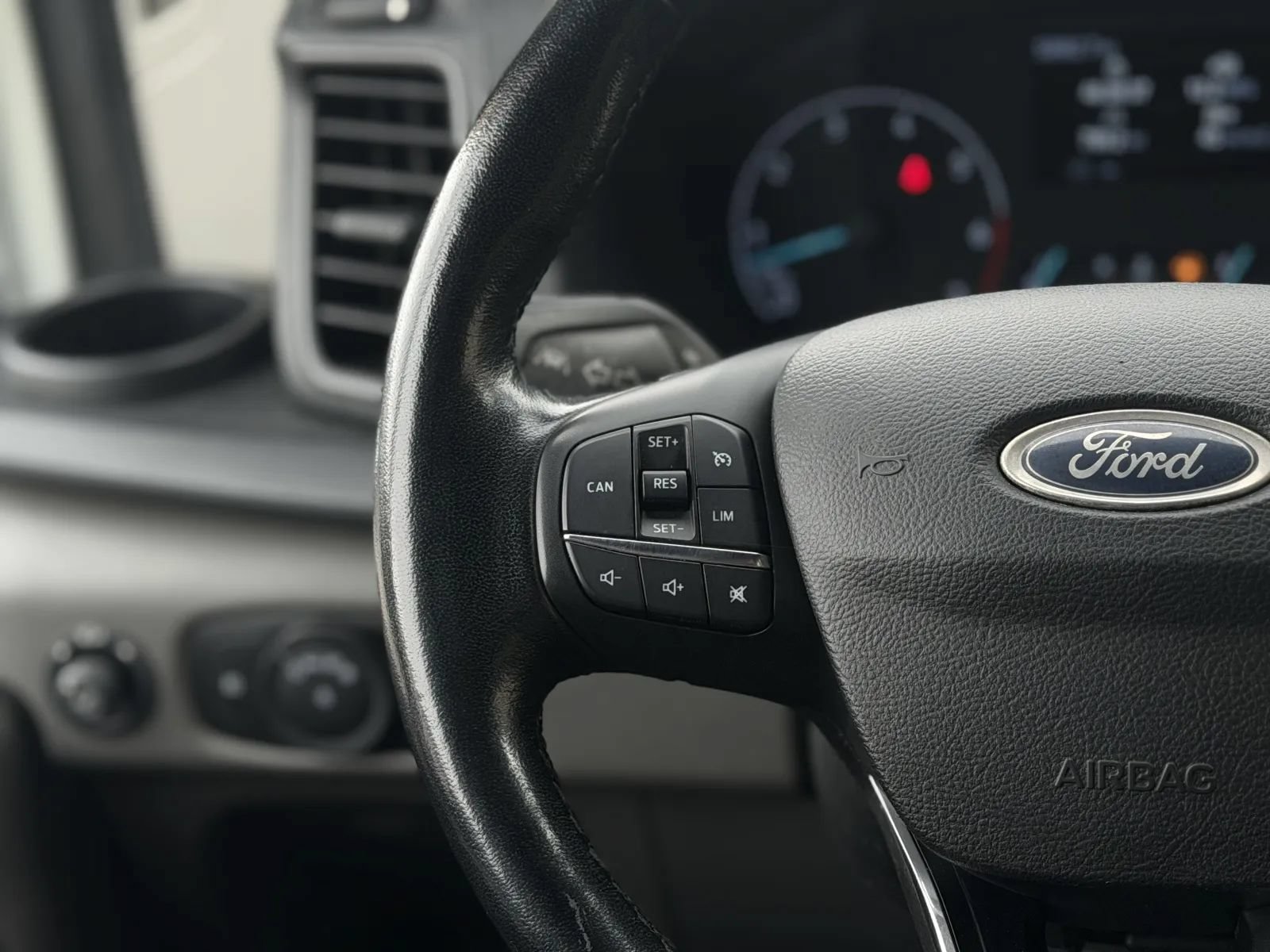 Used 2020 Ford Transit 350 XLT AWD/4WD image 22