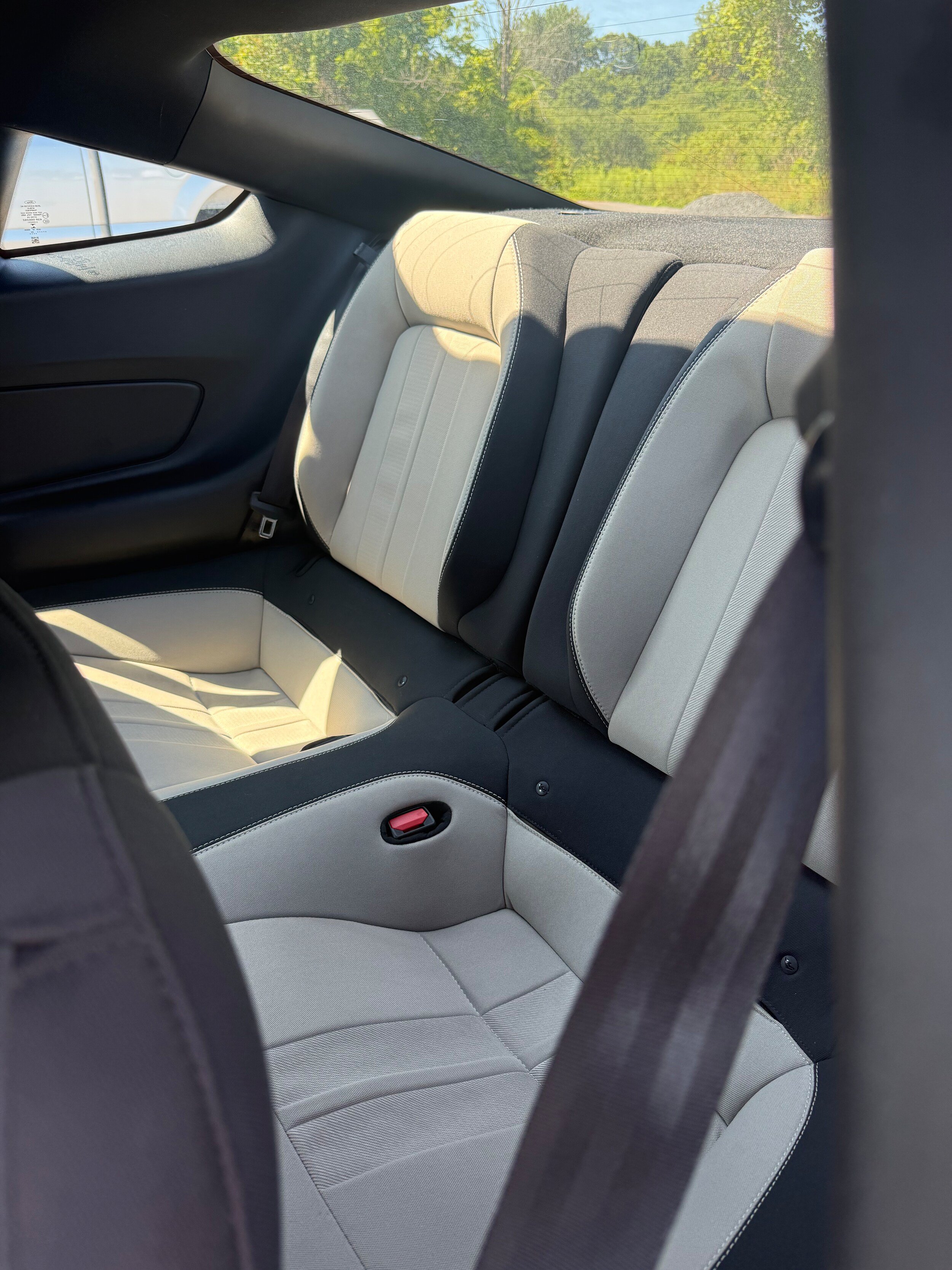 Used 2022 Ford Mustang Coupe RWD image 15