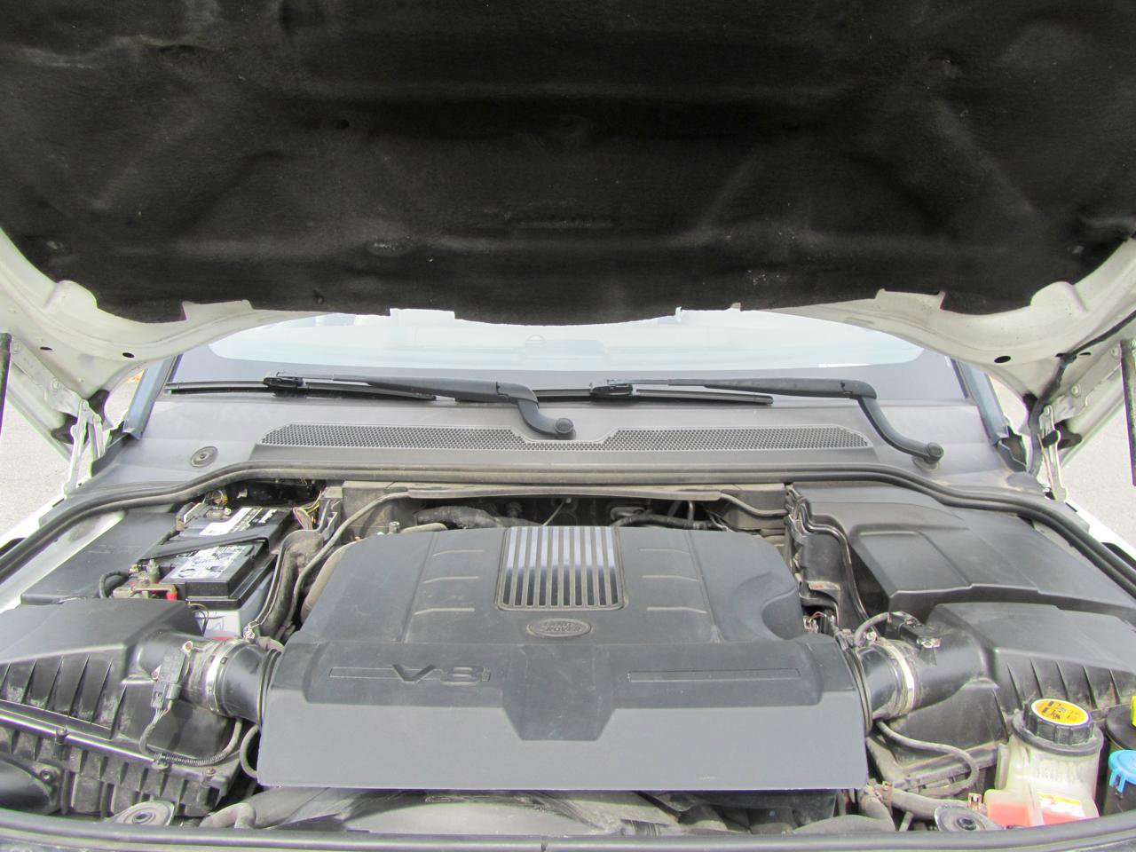 Used 2012 Land Rover LR4 HSE LUX AWD/4WD image 25