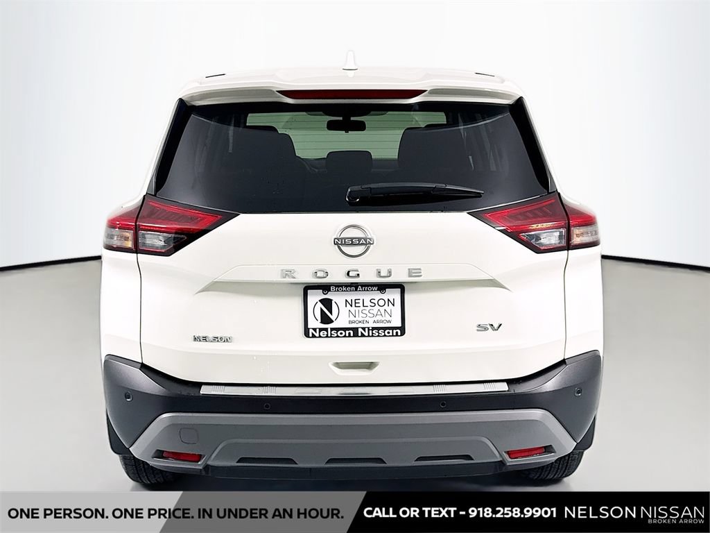 Used 2023 Nissan Rogue SV FWD image 6