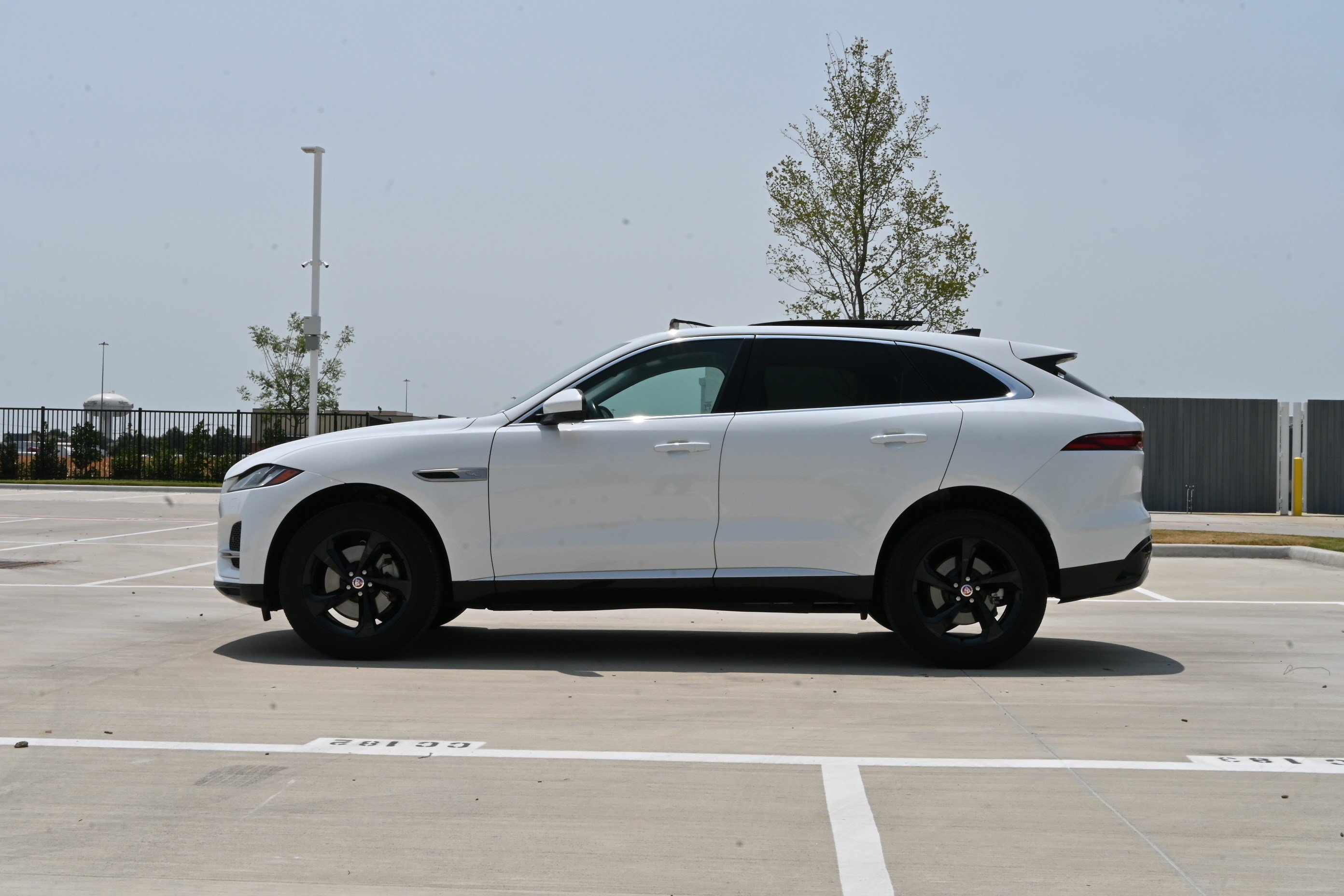 Used 2022 Jaguar F-PACE AWD/4WD image 6