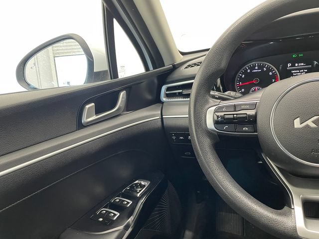 Used 2022 Kia K5 LXS FWD image 23