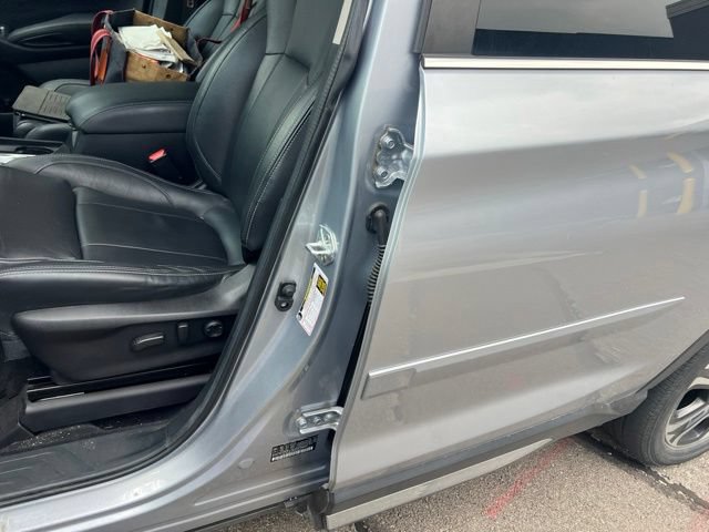 Used 2023 Subaru Ascent Limited w/ Technology Package AWD/4WD image 6