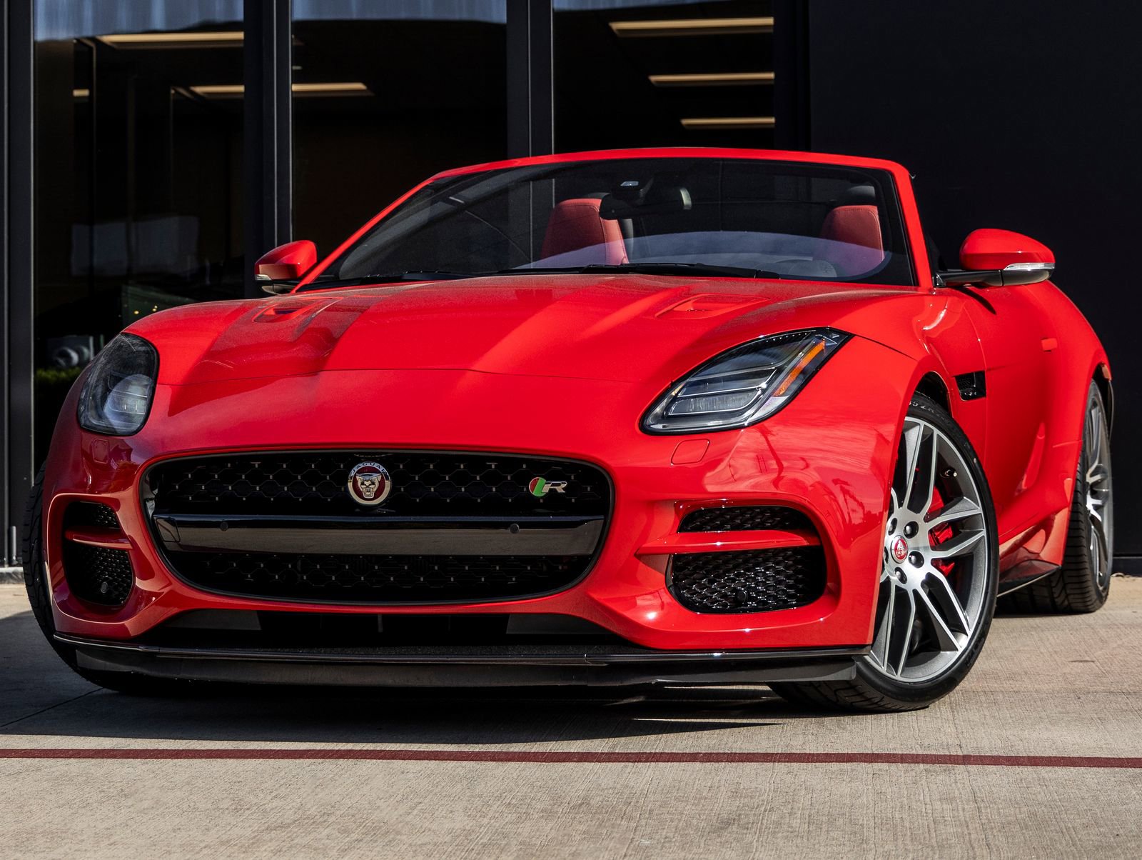 Used 2018 Jaguar F-TYPE R image 1
