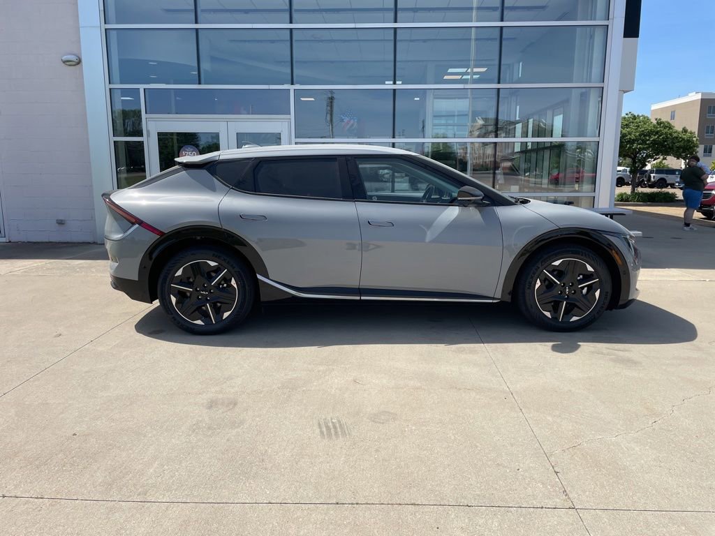 New 2026 Kia EV6 Wind AWD/4WD image 4