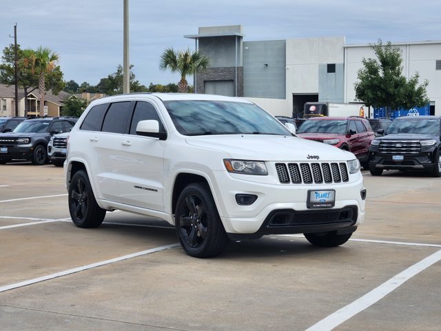 Used 2015 Jeep Grand Cherokee Altitude RWD image 3