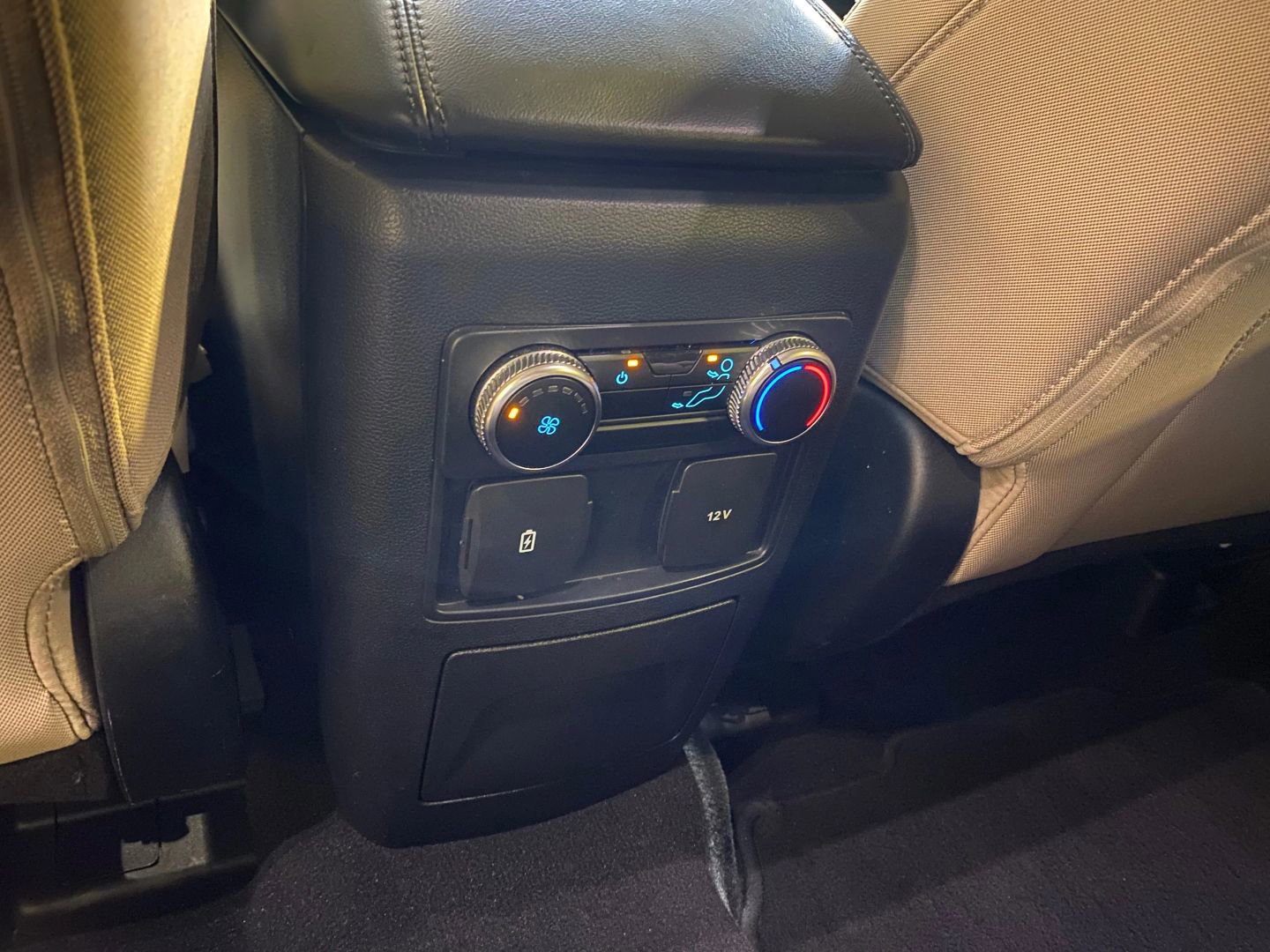 Used 2023 Ford Explorer XLT image 31