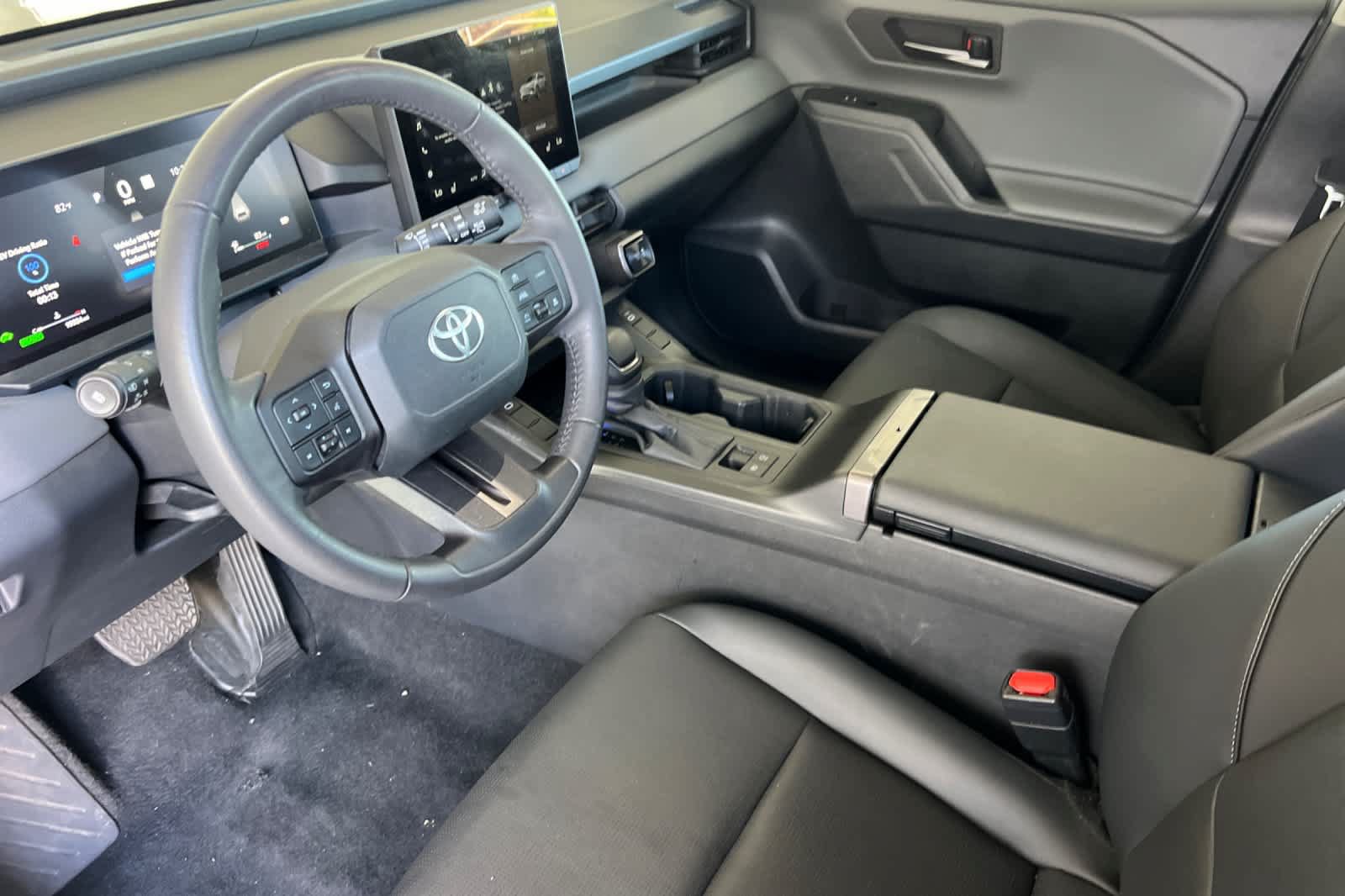 Used 2026 Toyota RAV4 XLE Premium FWD image 9