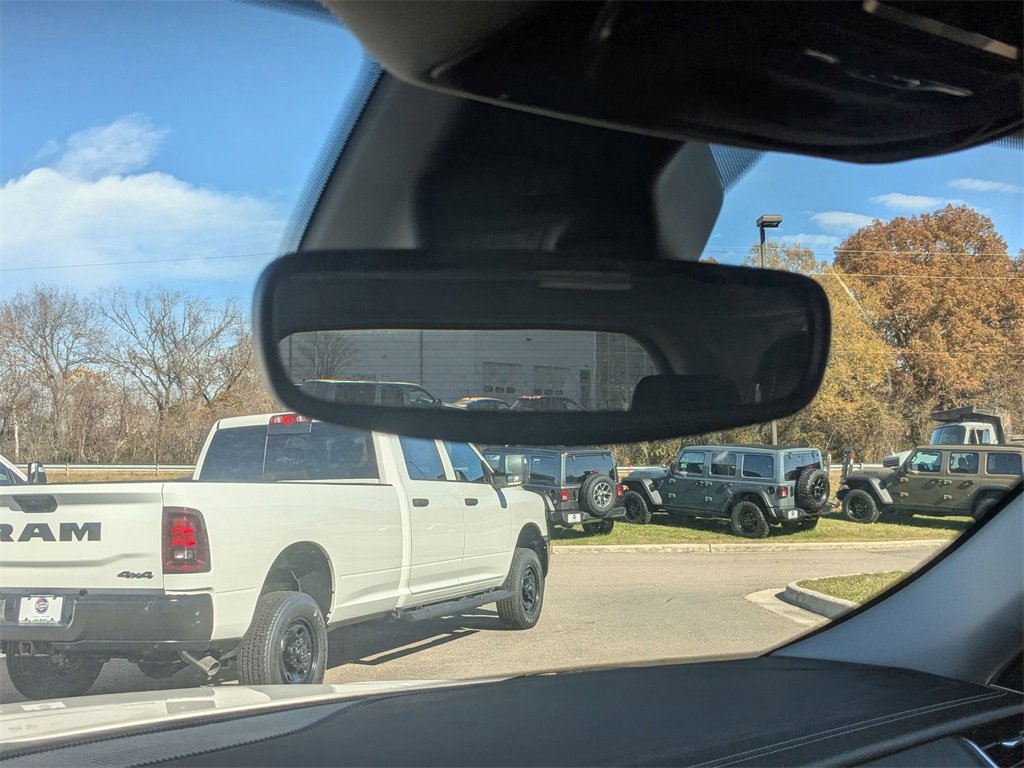 Used 2024 Jeep Grand Cherokee Limited w/ MOPAR Finishing Package image 35