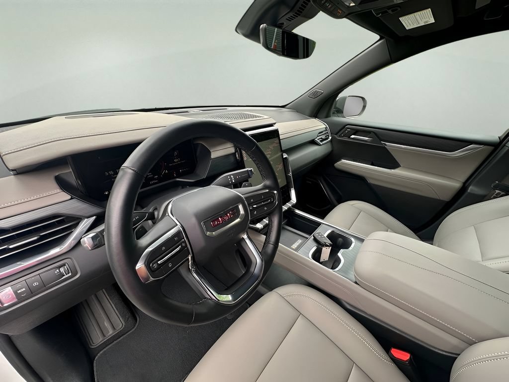 Used 2026 GMC Acadia Elevation w/ Elevation Premium Package FWD image 13