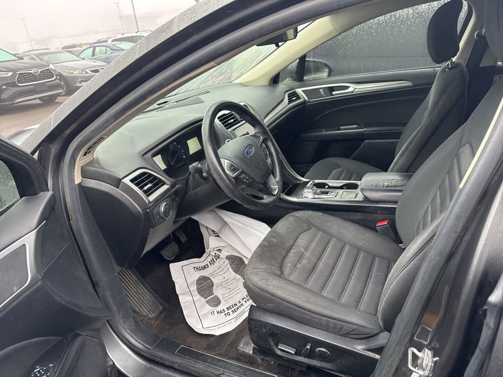 Used 2018 Ford Fusion SE w/ Fusion SE Technology Package image 5