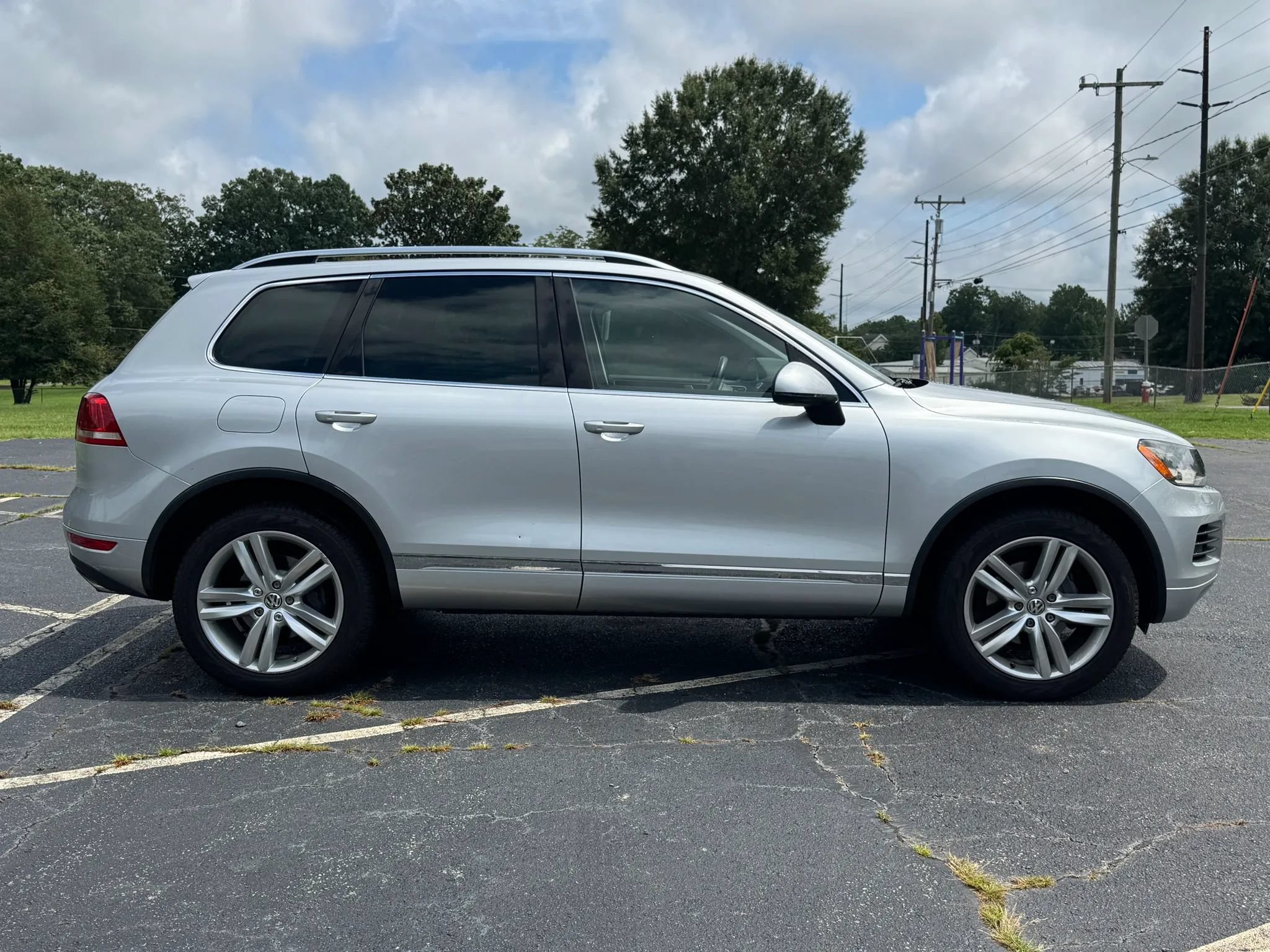 Used 2013 Volkswagen Touareg VR6 AWD/4WD image 9