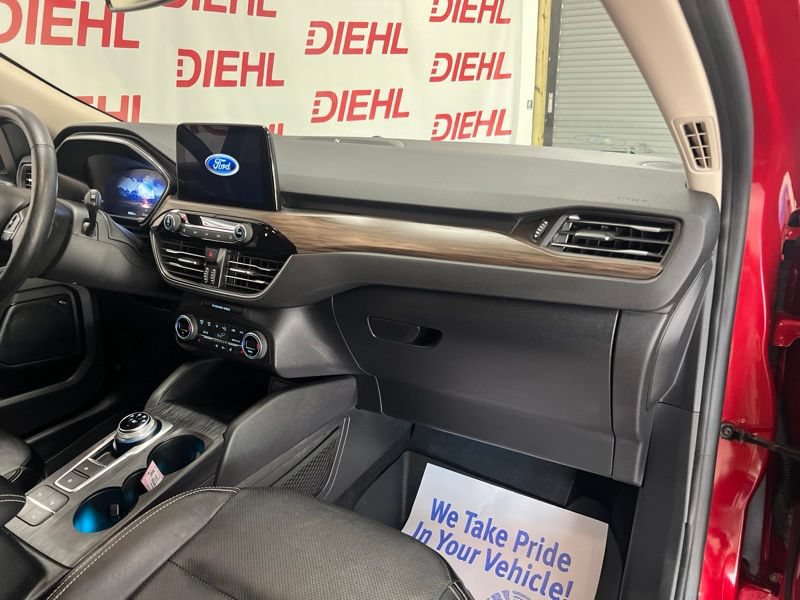 Used 2020 Ford Escape Titanium AWD/4WD image 14