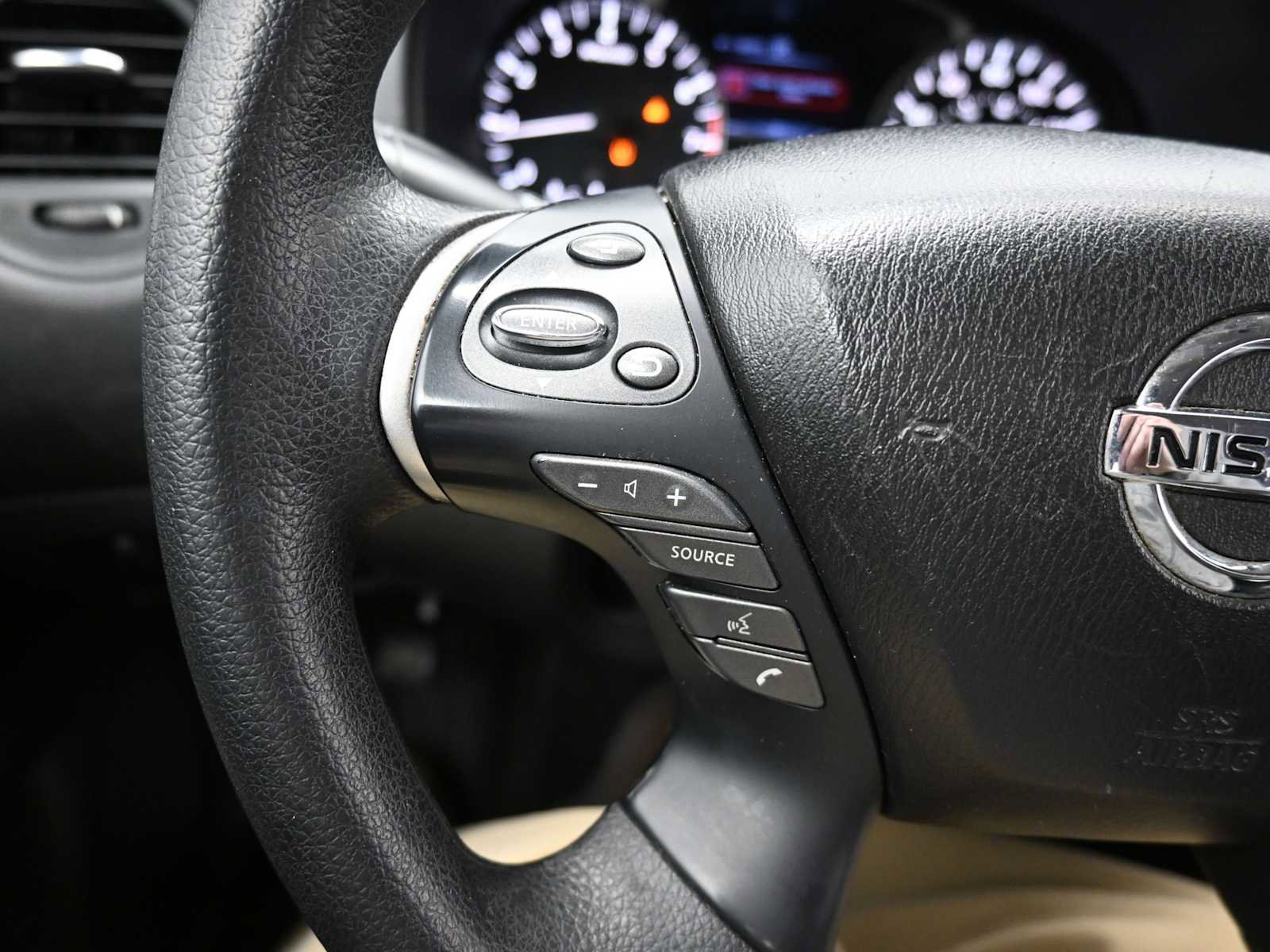 Used 2020 Nissan Pathfinder S image 12