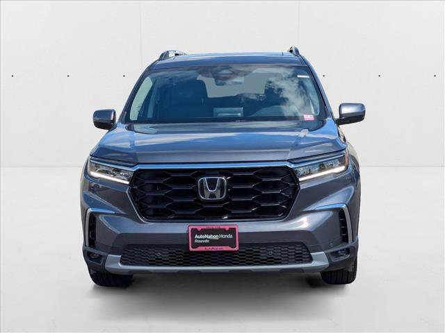 New 2025 Honda Pilot Touring image 5