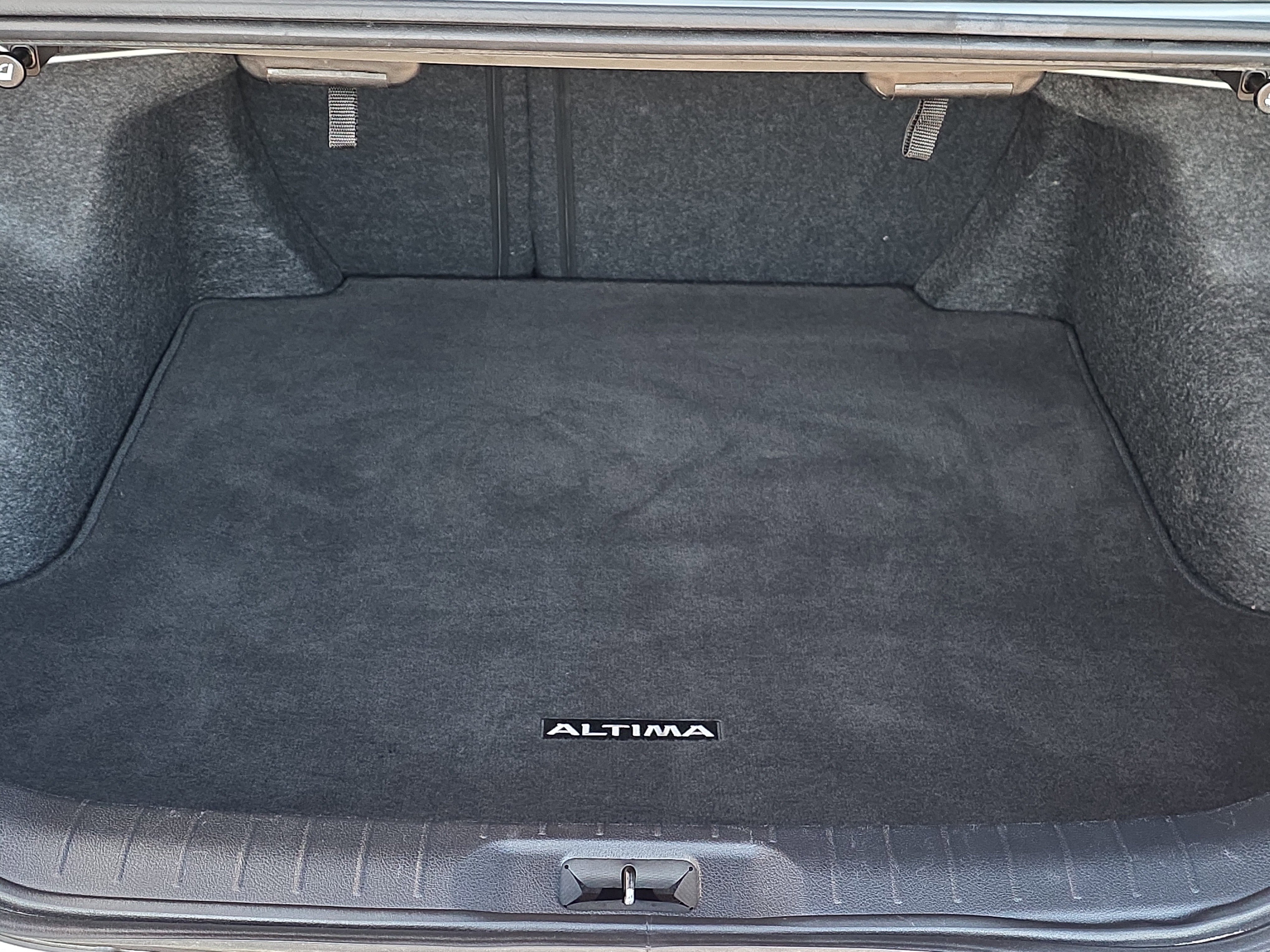 Used 2024 Nissan Altima 2.5 SV image 7