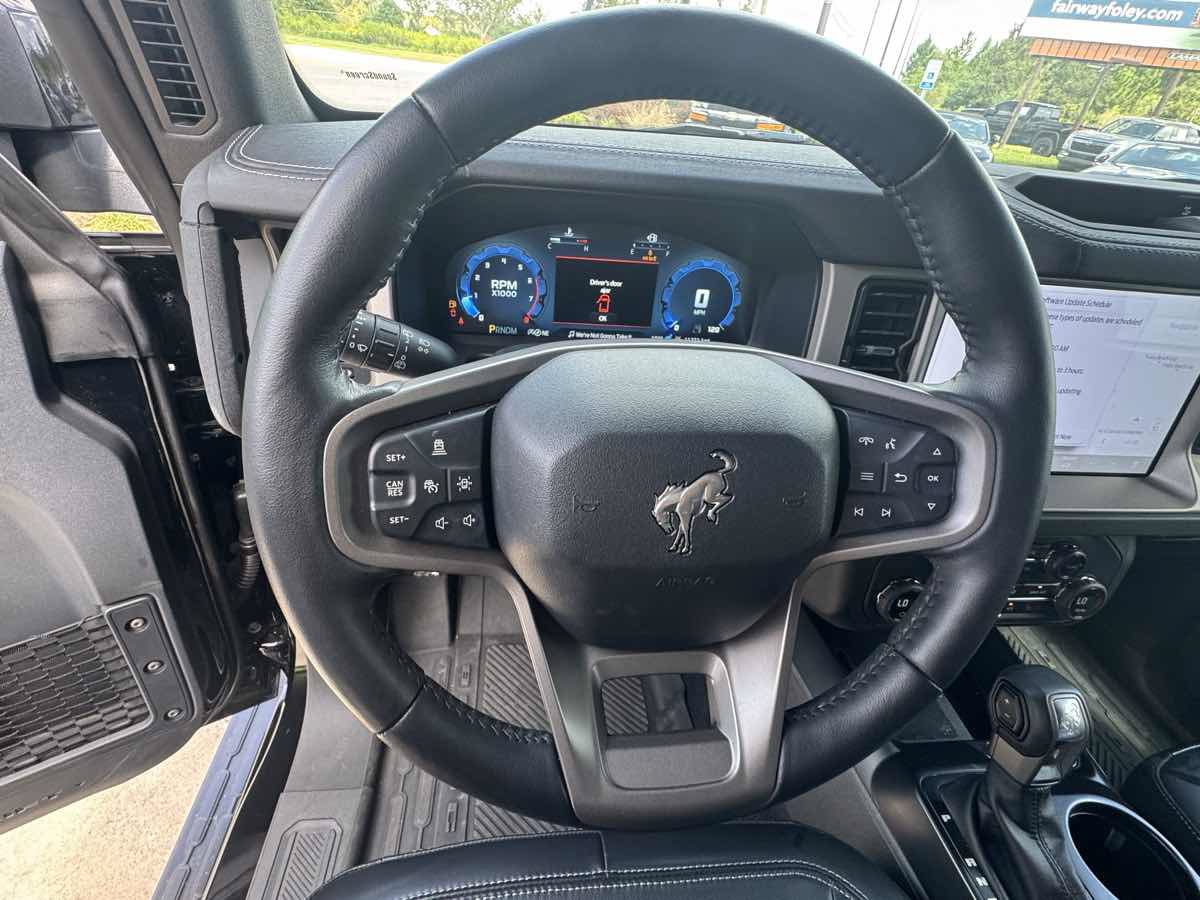 Used 2025 Ford Bronco Outer Banks AWD/4WD image 11