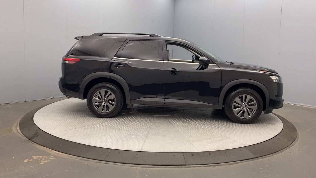 Used 2023 Nissan Pathfinder SV AWD/4WD image 6