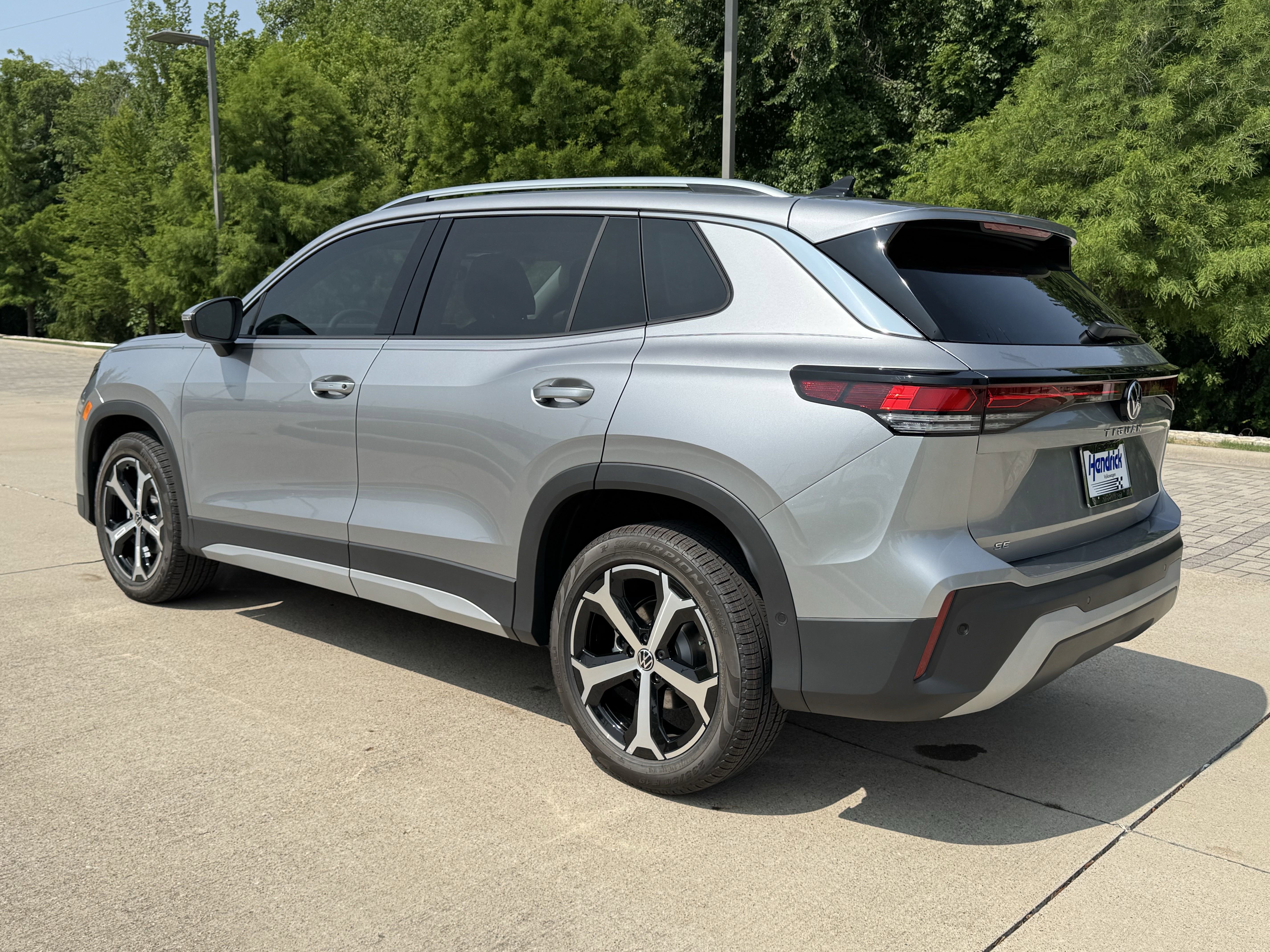 Certified 2026 Volkswagen Tiguan SE FWD image 33