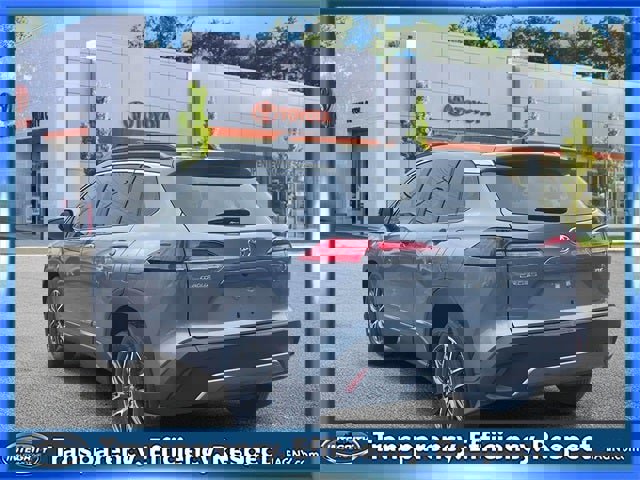 Certified 2026 Toyota Corolla Cross XLE image 8