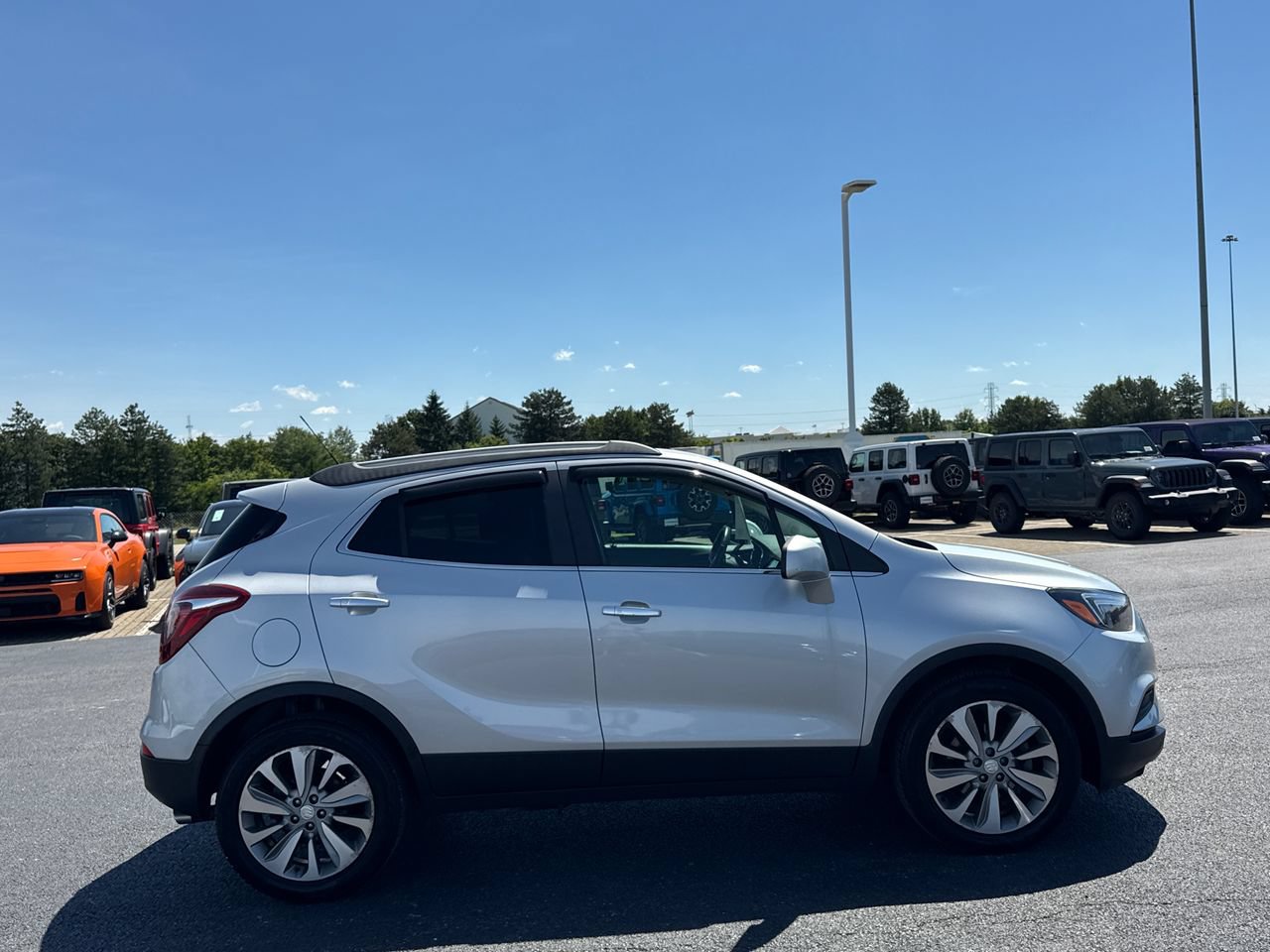 Used 2020 Buick Encore Preferred w/ Safety Package FWD image 2