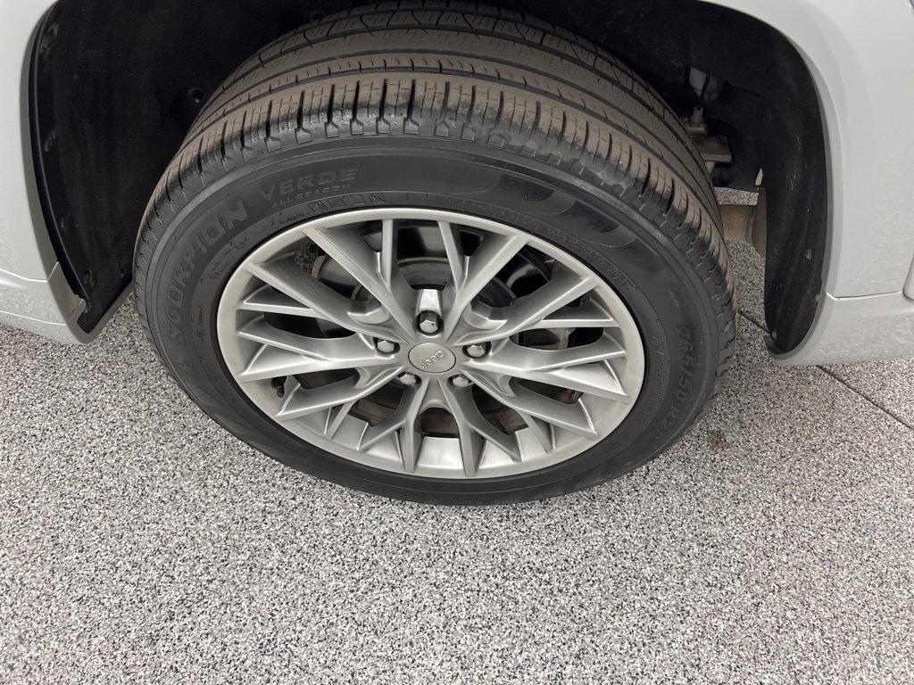 Used 2022 Jeep Grand Cherokee L Summit w/ Advanced Protech Group IV image 8