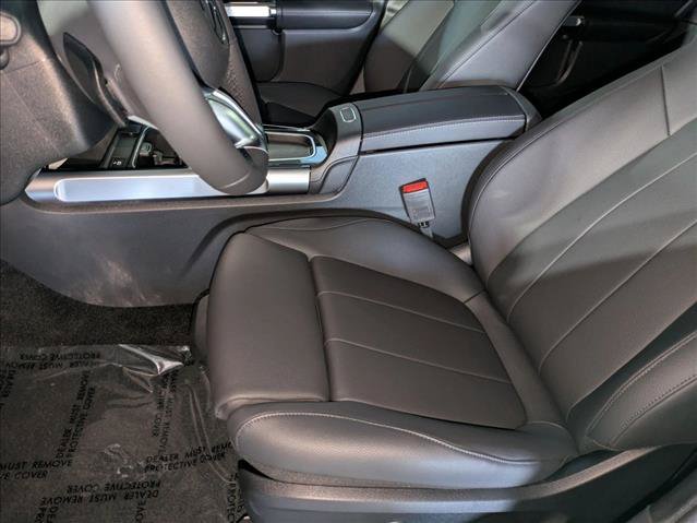 New 2026 Mercedes-Benz GLB 250 image 4