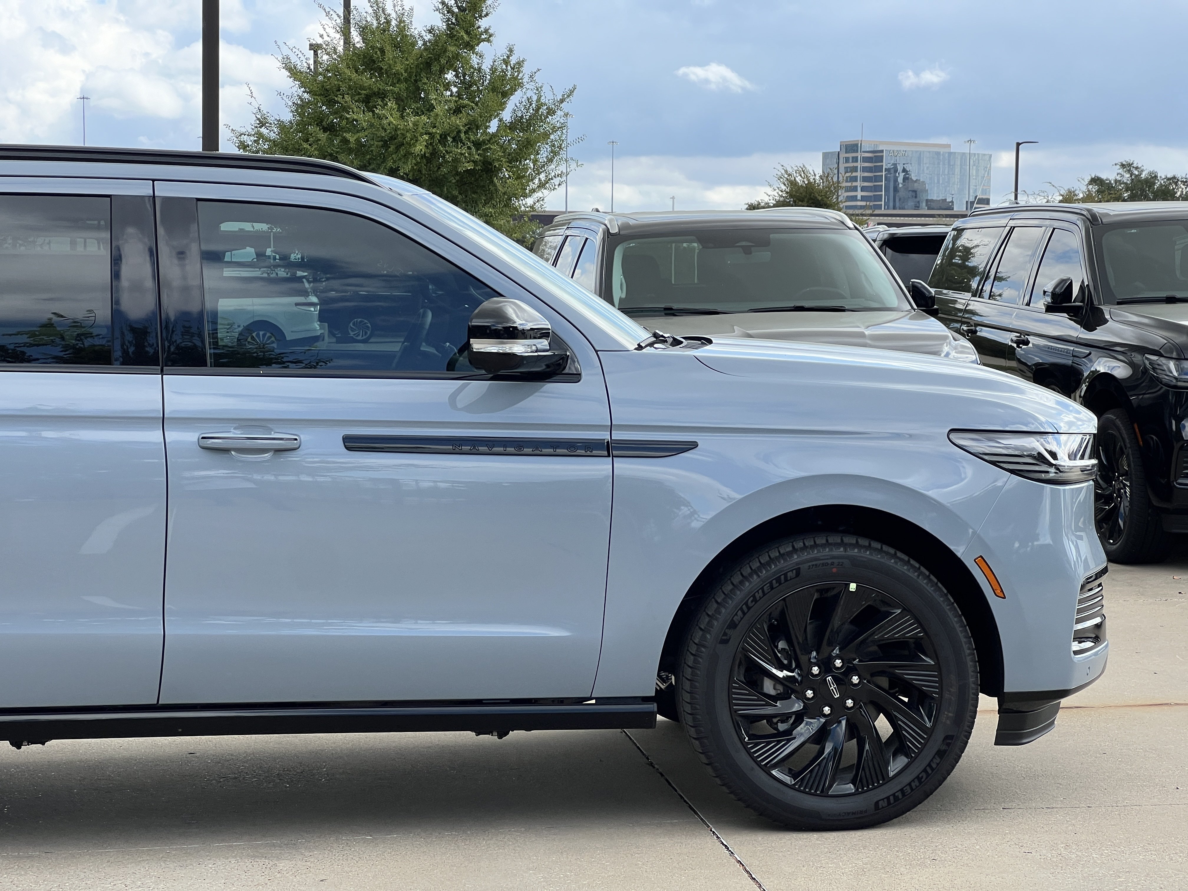 New 2027 Lincoln Navigator Reserve w/ Jet Appearance Package AWD/4WD image 12