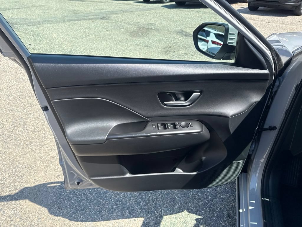 Certified 2024 Hyundai Kona Limited FWD image 12