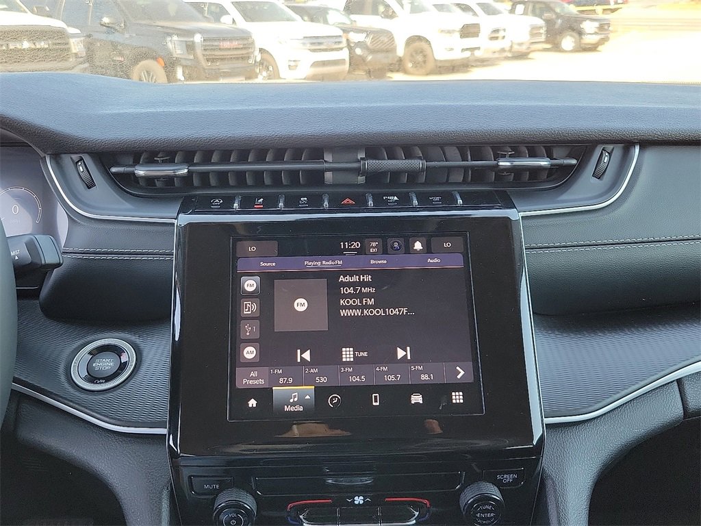 Used 2023 Jeep Grand Cherokee L Laredo image 15