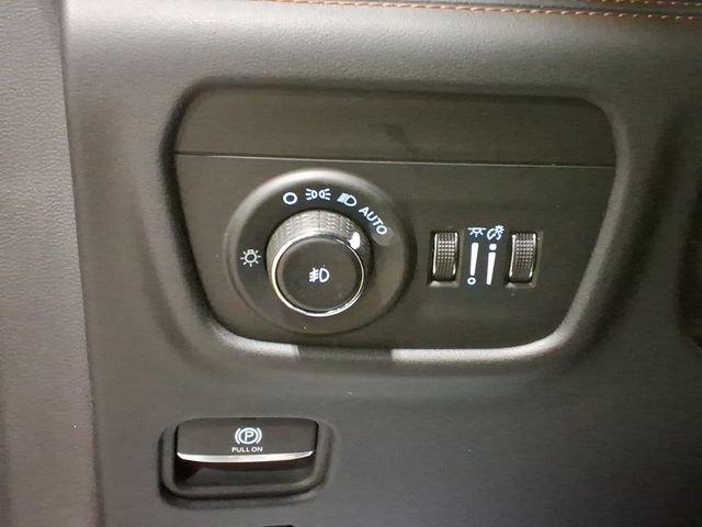 Used 2024 Jeep Grand Cherokee Summit AWD/4WD image 17