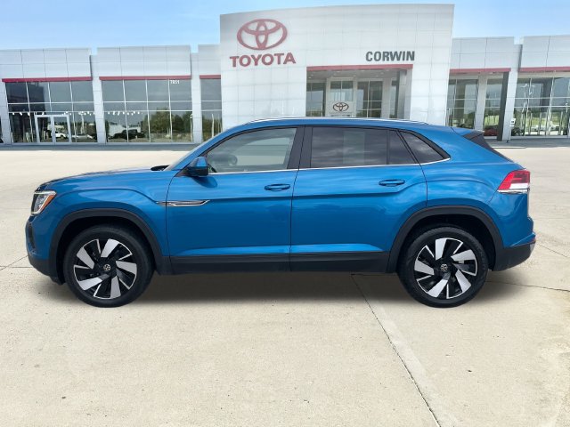 Used 2024 Volkswagen Atlas Cross Sport SE FWD image 2