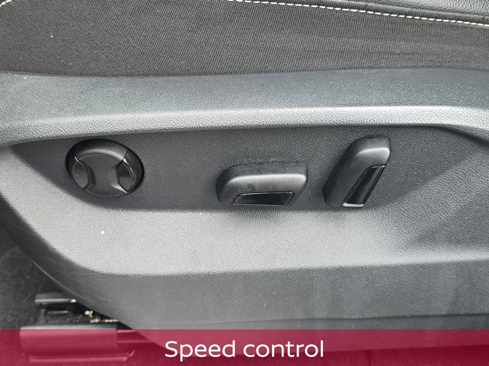 Used 2024 Volkswagen Atlas SE image 14